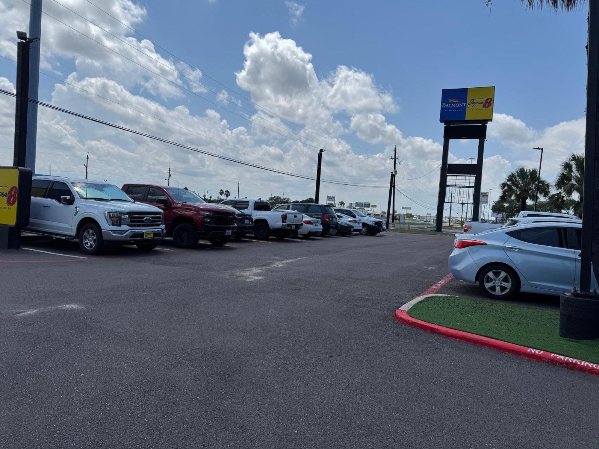 Отель Baymont By Wyndham Corpus Christi Airport Экстерьер фото